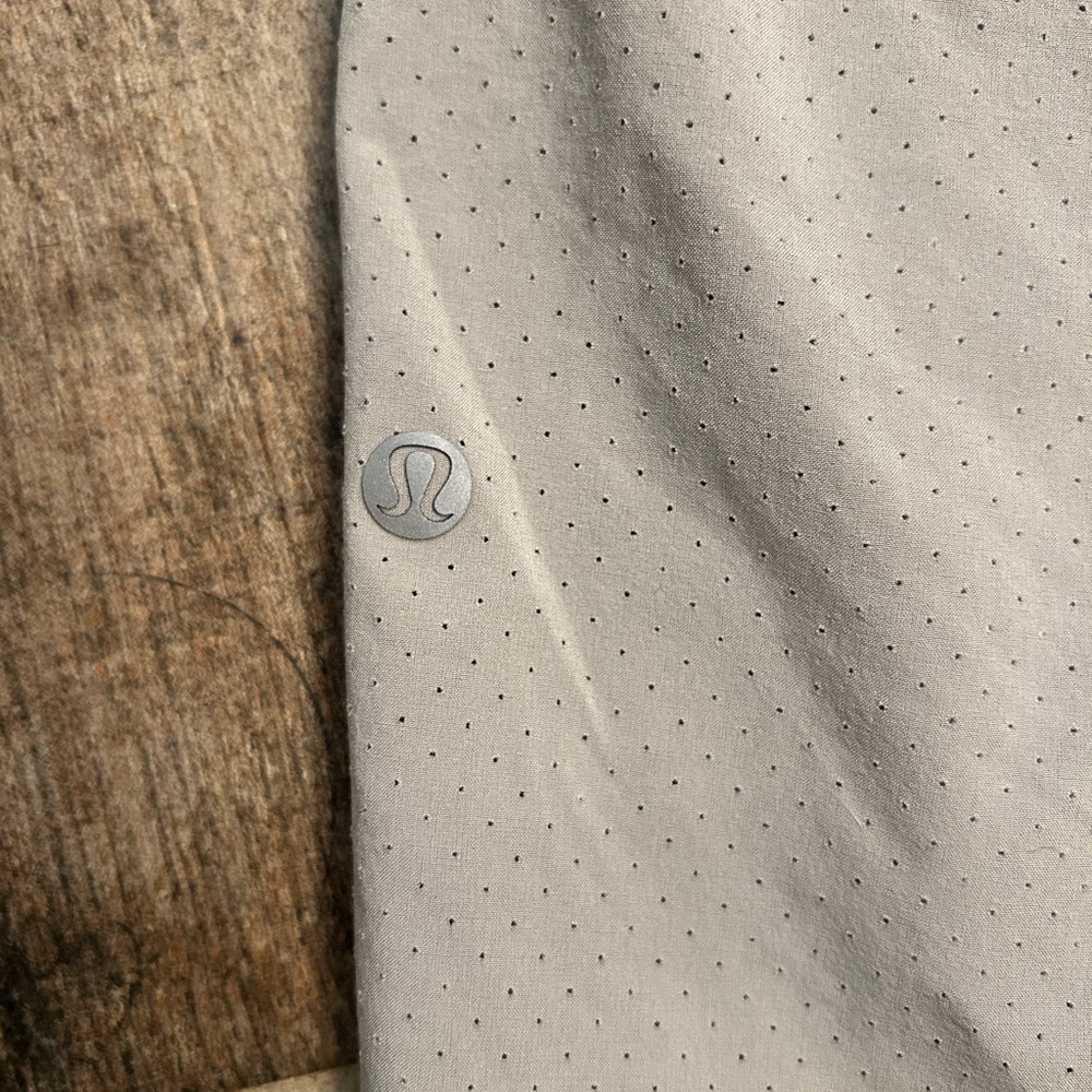Lululemon Taupe Reflective Running Shorts - Picture 5 of 10